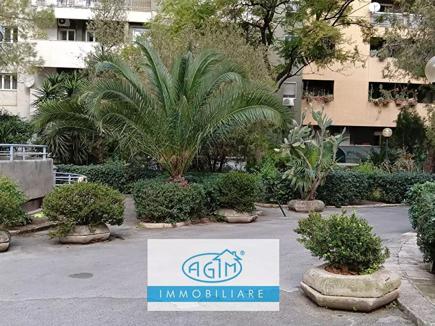 Immagine 13 di Appartamento in vendita  in Viale Croce Rossa 81 a Palermo
