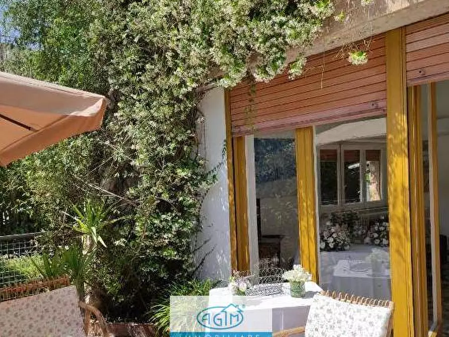 Immagine 1 di Villetta a schiera in affitto  in Viale Margherita Di Savoia 79 a Palermo