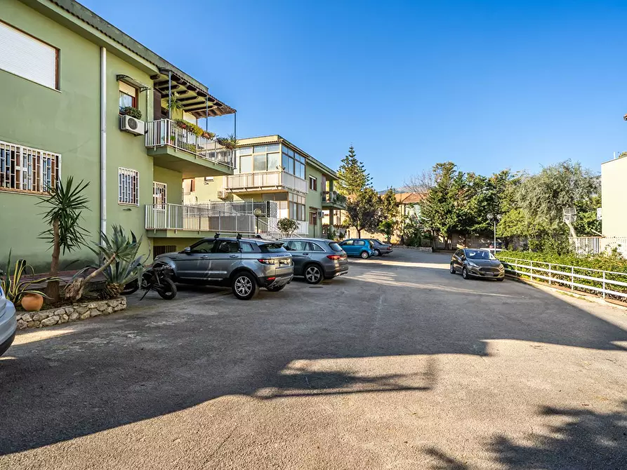 Immagine 11 di Appartamento in vendita  in Viale Della Resurrezione 19 a Palermo