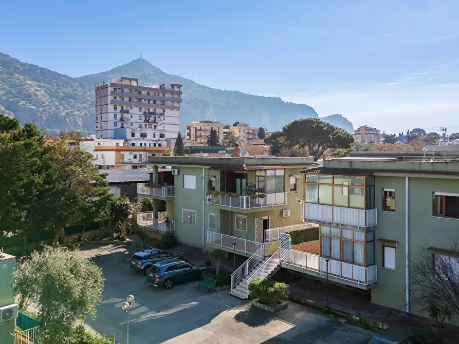 Immagine 7 di Appartamento in vendita  in Viale Della Resurrezione 19 a Palermo