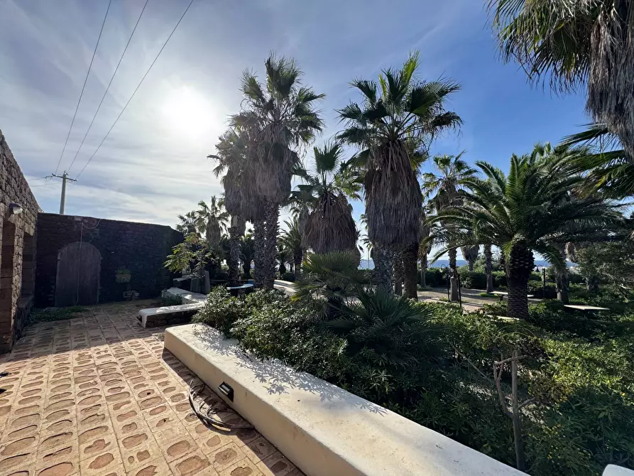 Immagine 16 di Locale commerciale in vendita  in Strada Perimetrale a Pantelleria