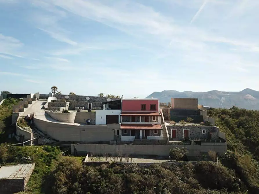 Immagine 5 di Villa in vendita  in via San Salvatore snc a Fondachelli-Fantina