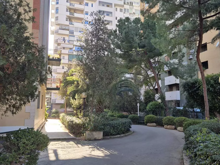 Immagine 6 di Appartamento in vendita  in Viale Croce Rossa 81 a Palermo