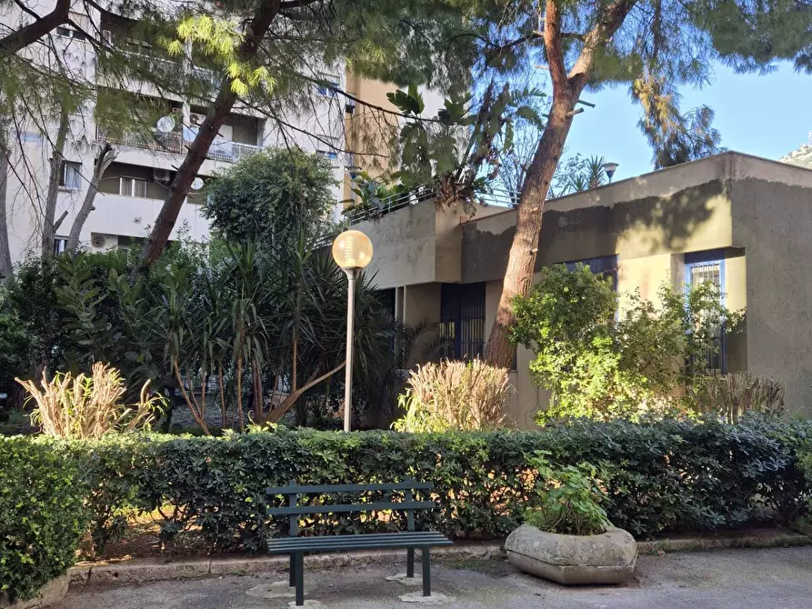 Immagine 11 di Appartamento in vendita  in Viale Croce Rossa 81 a Palermo