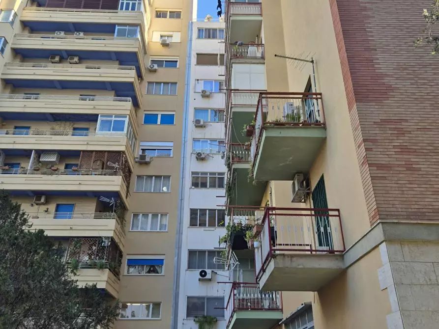 Immagine 22 di Appartamento in vendita  in Viale Croce Rossa 81 a Palermo