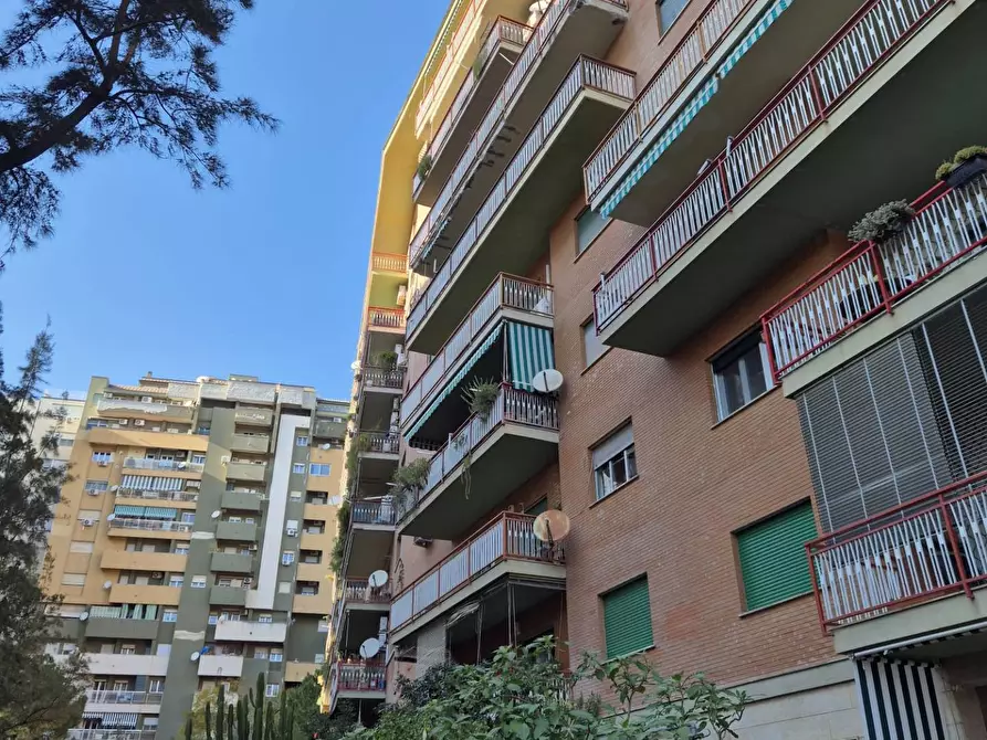 Immagine 3 di Appartamento in vendita  in Viale Croce Rossa 81 a Palermo