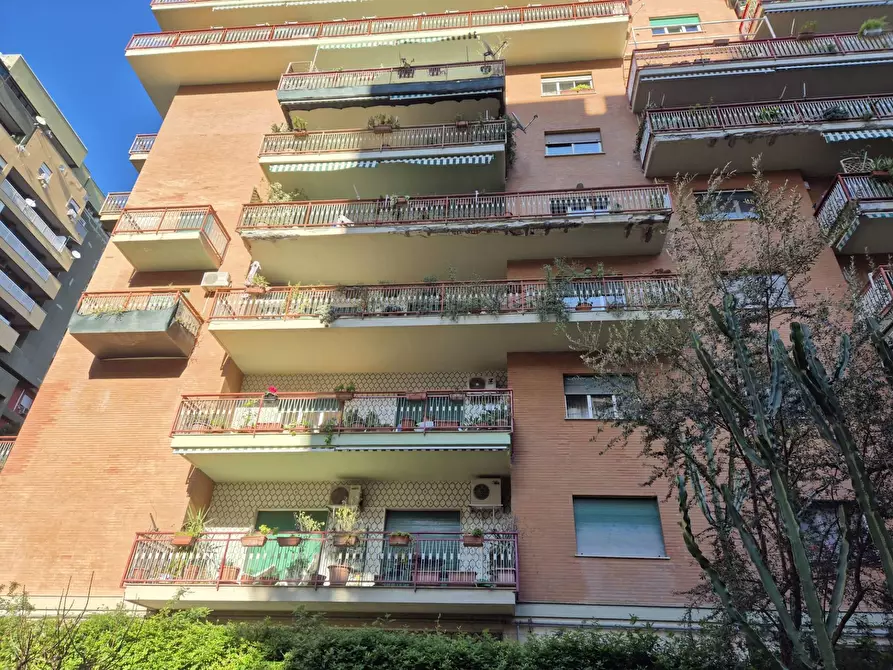 Immagine 1 di Appartamento in vendita  in Viale Croce Rossa 81 a Palermo