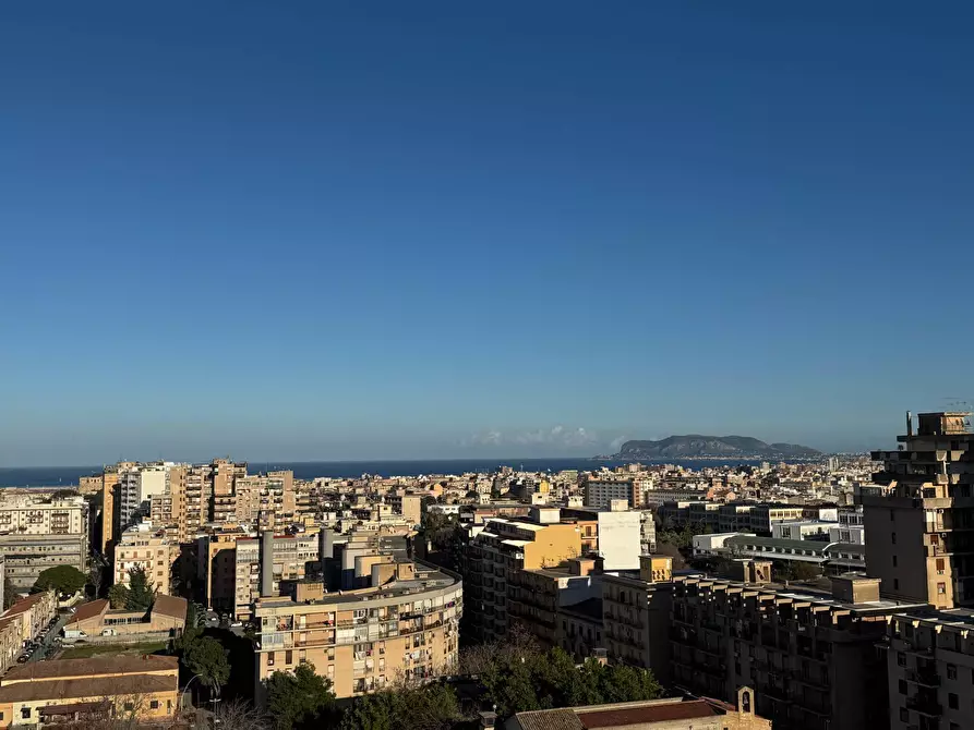 Immagine 38 di Attico in vendita  in Via Vincenzo Li Muli 102 a Palermo
