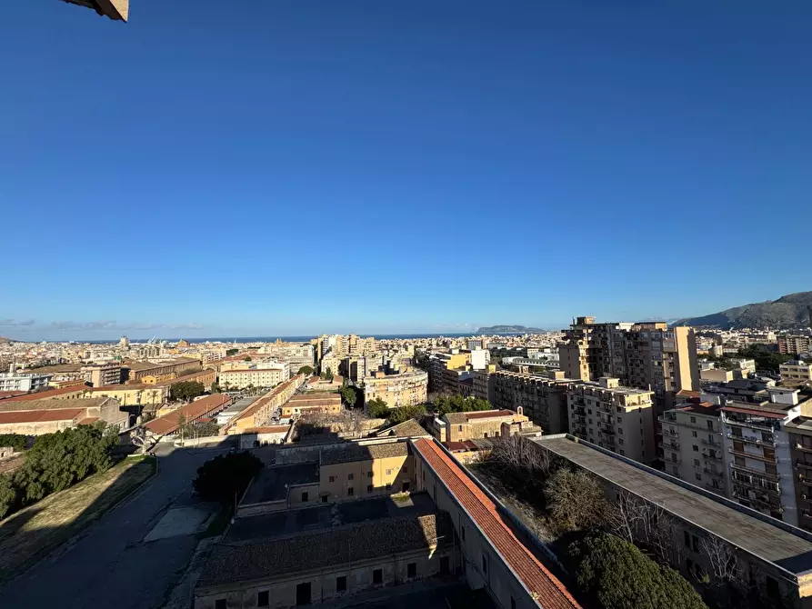 Immagine 39 di Attico in vendita  in Via Vincenzo Li Muli 102 a Palermo