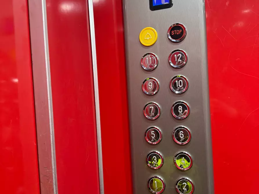 Immagine 42 di Attico in vendita  in Via Vincenzo Li Muli 102 a Palermo