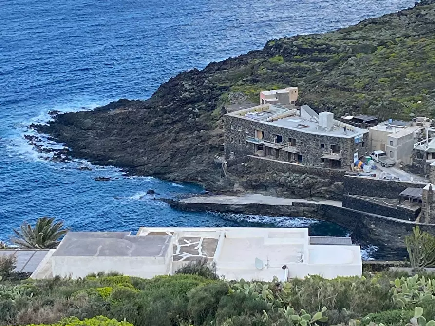 Immagine 1 di Villa in vendita  in via Le Cale snc a Pantelleria