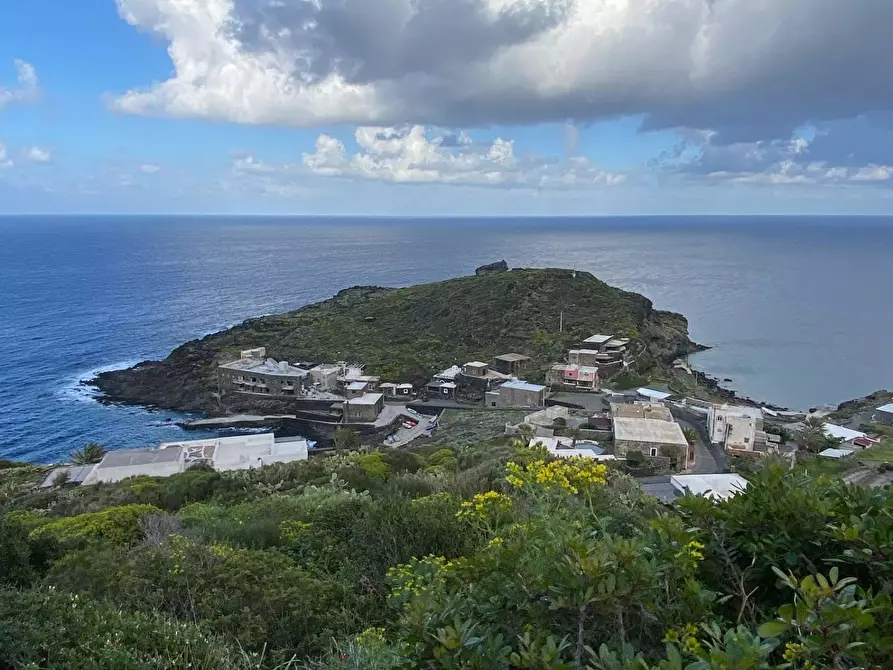 Immagine 53 di Villa in vendita  in via Le Cale snc a Pantelleria