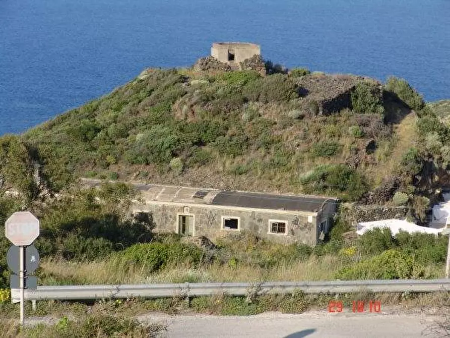Immagine 2 di Villa in vendita  in via Le Cale snc a Pantelleria