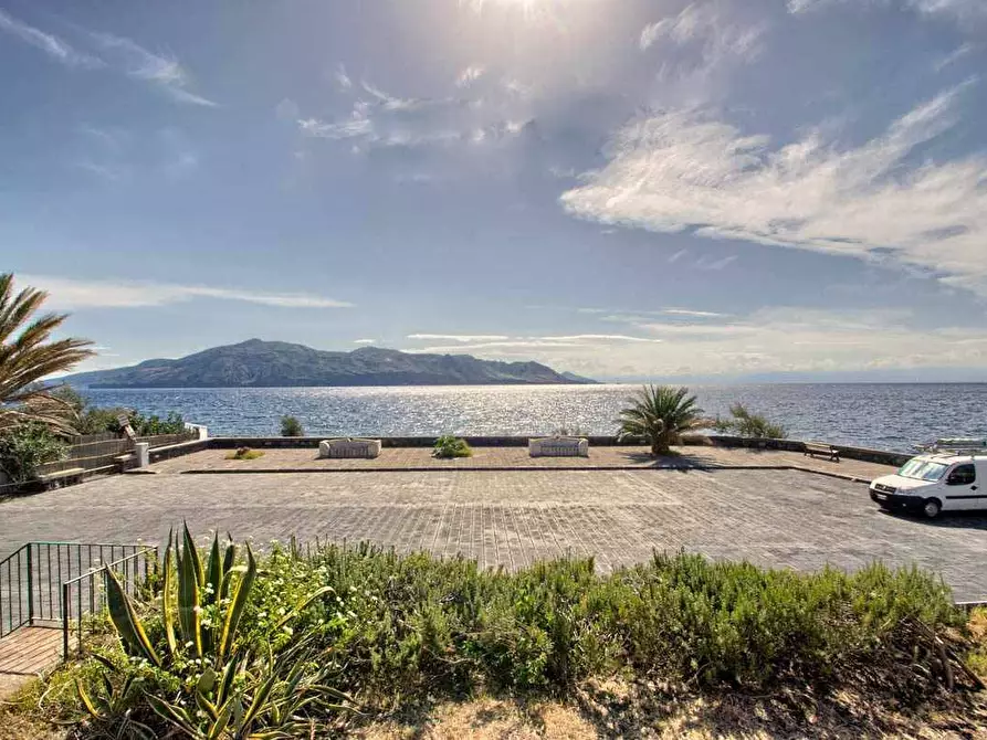 Immagine 1 di Villa in vendita  in vi Nero a Santa Marina Salina