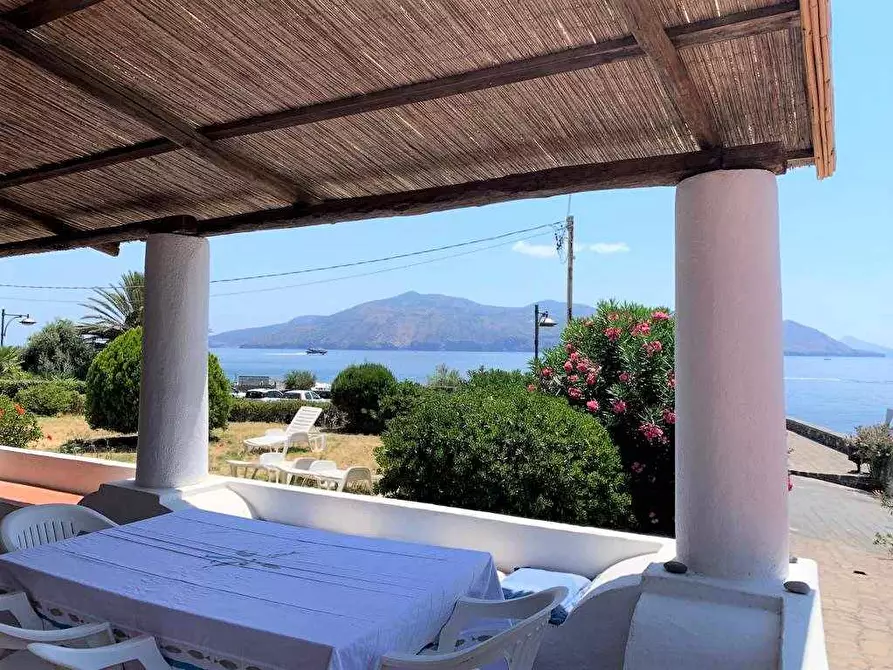 Immagine 4 di Villa in vendita  in vi Nero a Santa Marina Salina