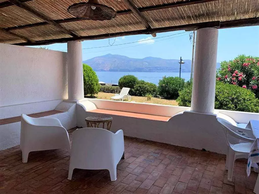 Immagine 5 di Villa in vendita  in vi Nero a Santa Marina Salina