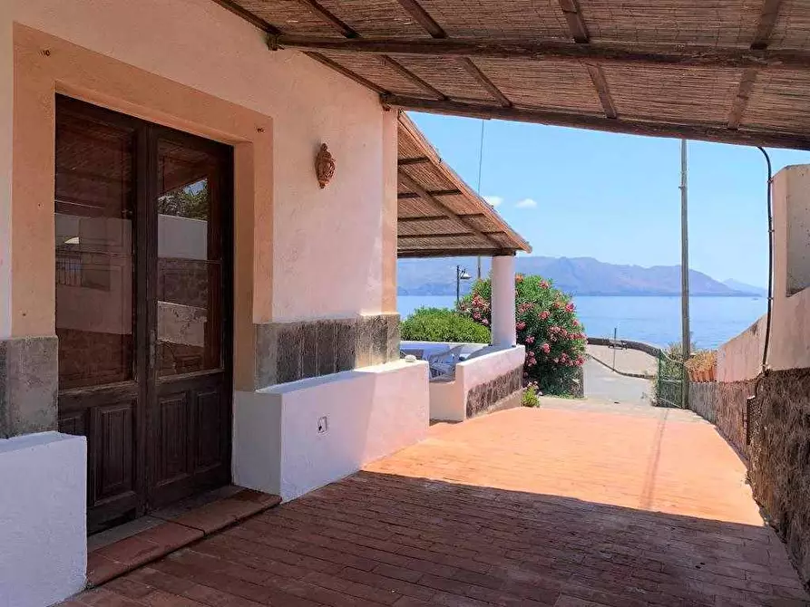 Immagine 22 di Villa in vendita  in vi Nero a Santa Marina Salina