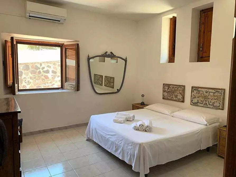 Immagine 9 di Villa in vendita  in vi Nero a Santa Marina Salina