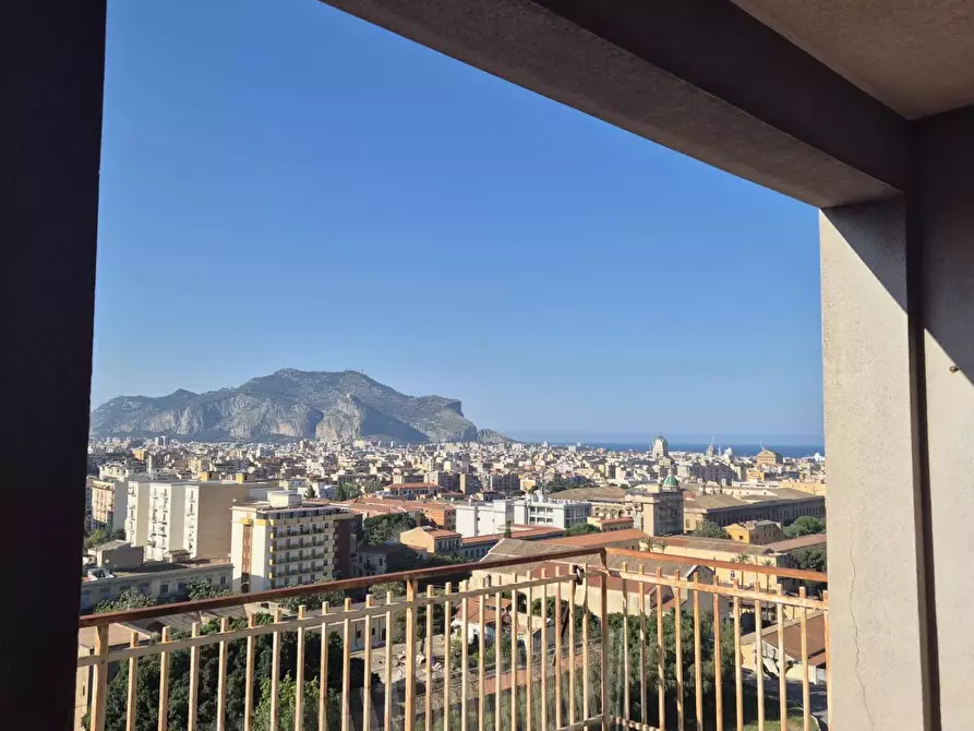 Immagine 44 di Attico in vendita  in Via Vincenzo Li Muli 102 a Palermo