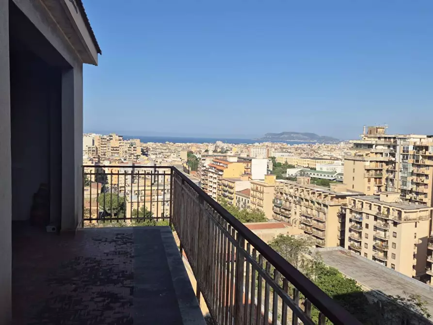 Immagine 45 di Attico in vendita  in Via Vincenzo Li Muli 102 a Palermo