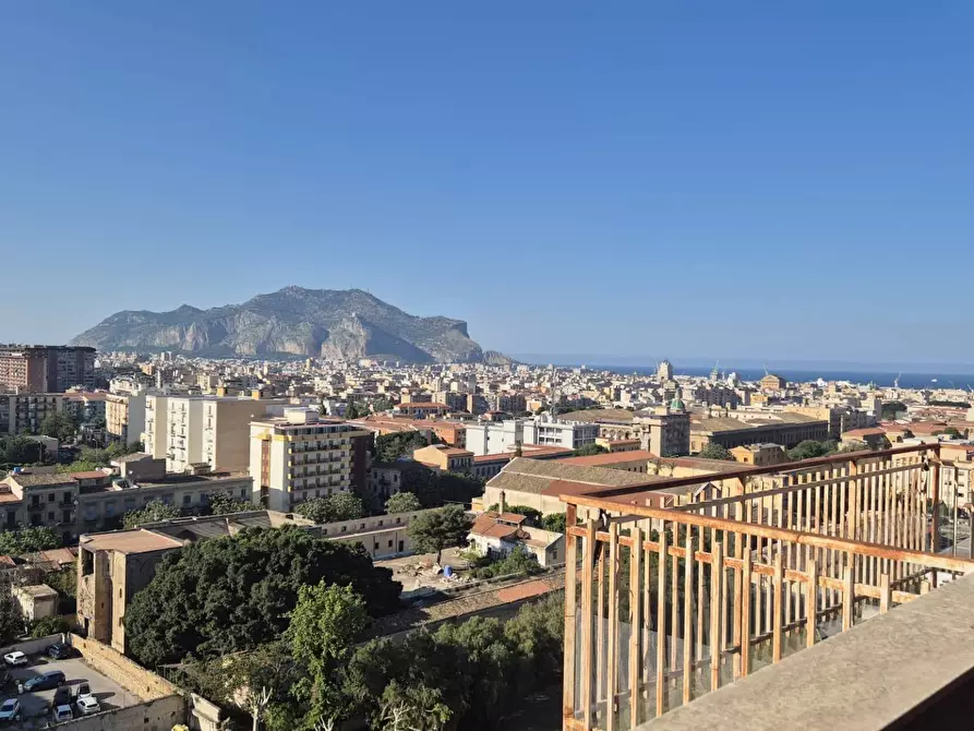 Immagine 70 di Attico in vendita  in Via Vincenzo Li Muli 102 a Palermo