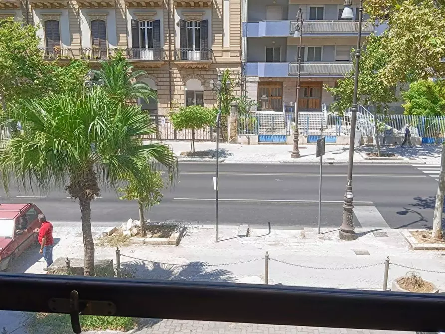 Immagine 14 di Ufficio in affitto  in Via Libertà 175 a Palermo