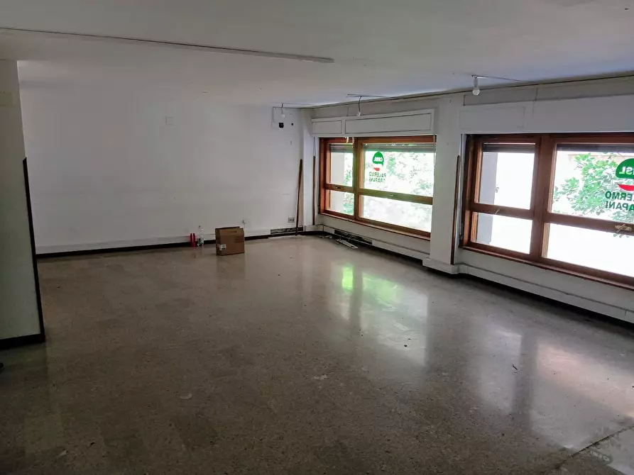 Immagine 18 di Ufficio in affitto  in Via Libertà 175 a Palermo