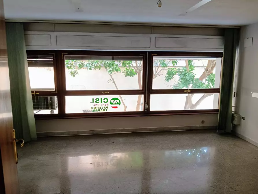 Immagine 21 di Ufficio in affitto  in Via Libertà 175 a Palermo