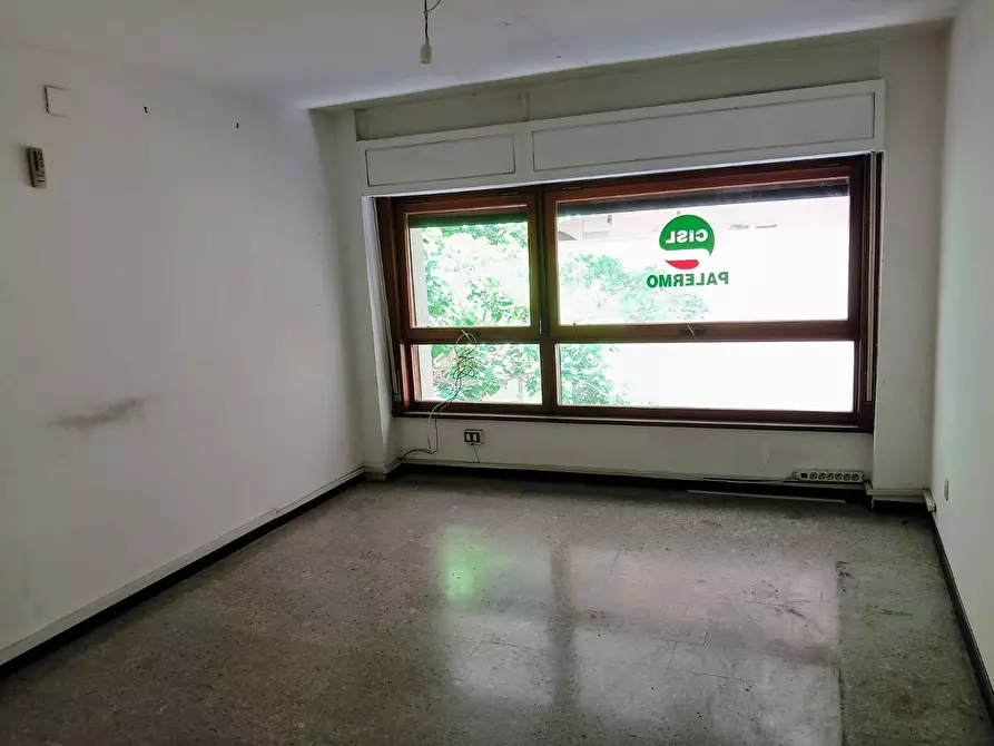Immagine 24 di Ufficio in affitto  in Via Libertà 175 a Palermo