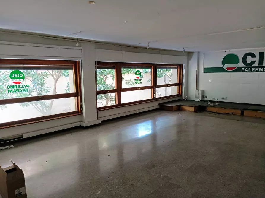 Immagine 26 di Ufficio in affitto  in Via Libertà 175 a Palermo
