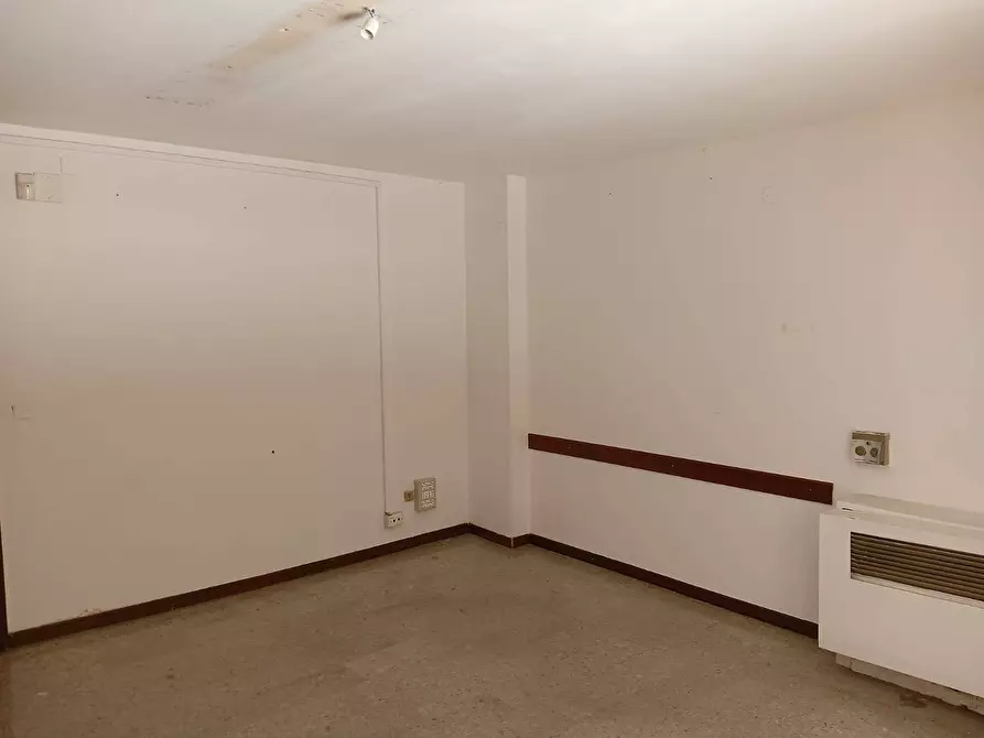 Immagine 34 di Ufficio in affitto  in Via Libertà 175 a Palermo