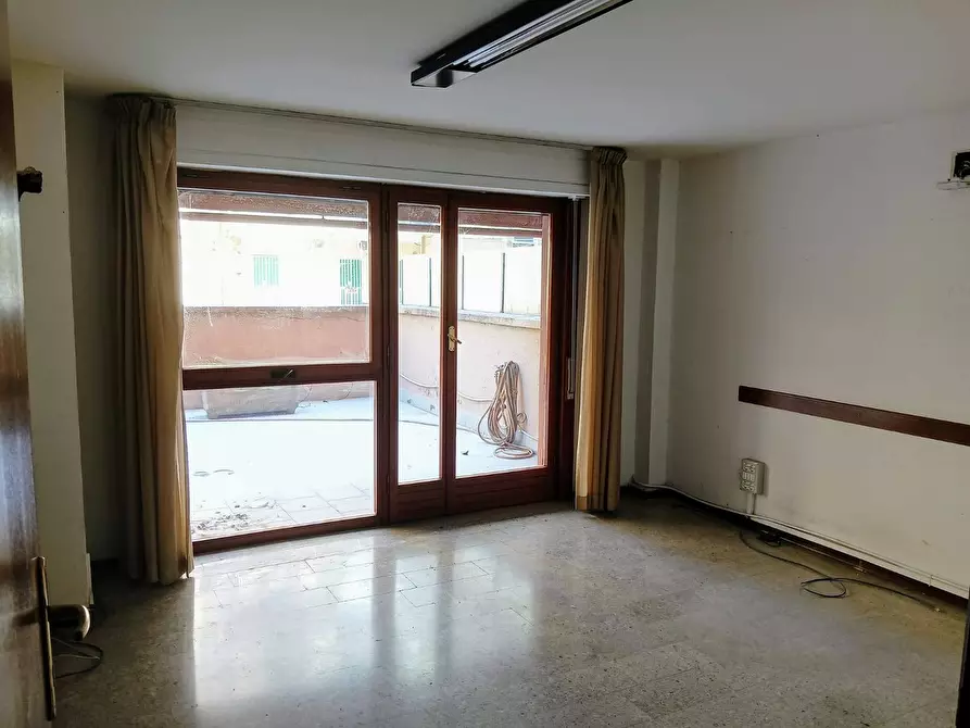Immagine 36 di Ufficio in affitto  in Via Libertà 175 a Palermo