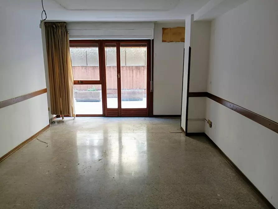 Immagine 42 di Ufficio in affitto  in Via Libertà 175 a Palermo