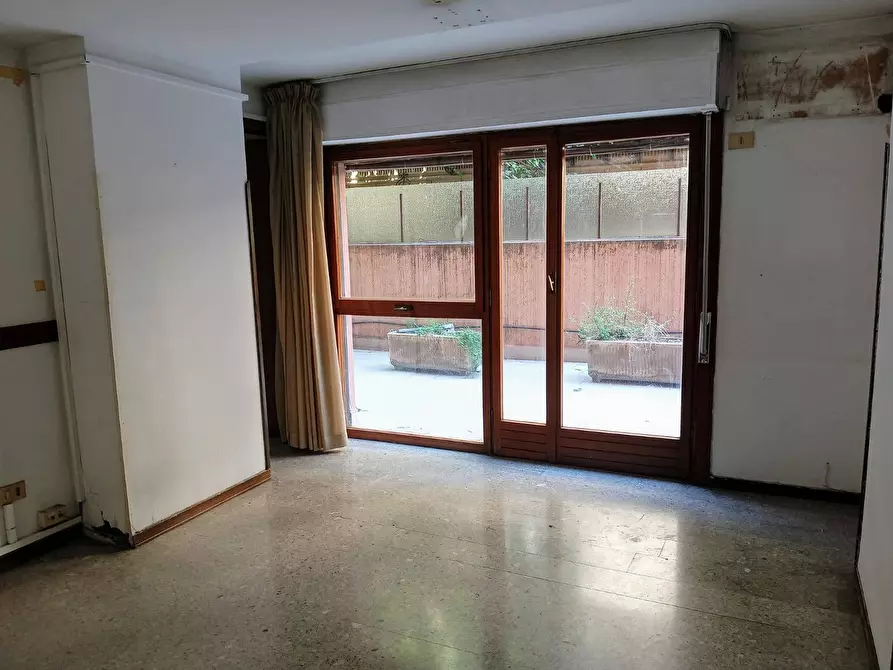 Immagine 44 di Ufficio in affitto  in Via Libertà 175 a Palermo