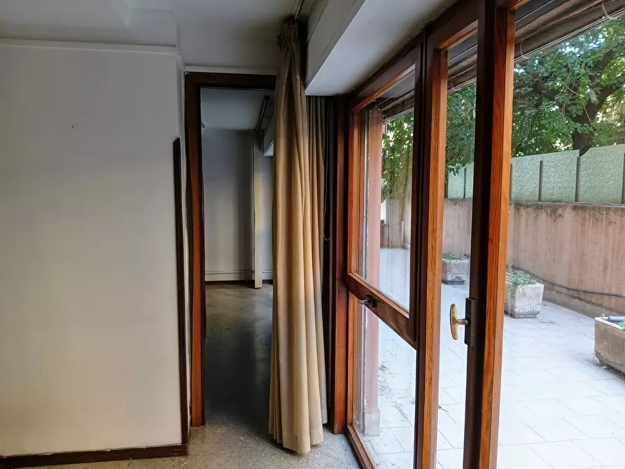 Immagine 46 di Ufficio in affitto  in Via Libertà 175 a Palermo