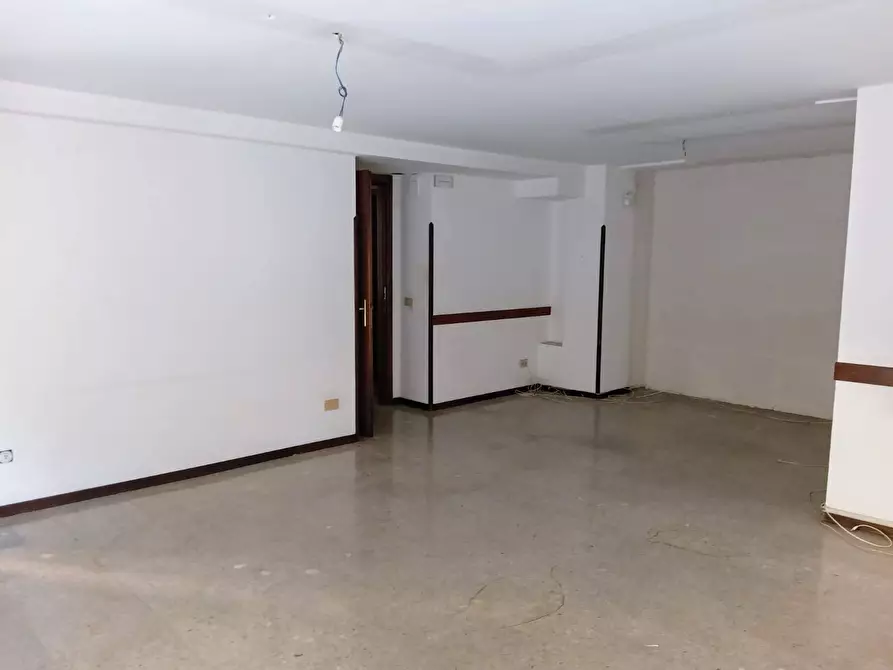 Immagine 48 di Ufficio in affitto  in Via Libertà 175 a Palermo