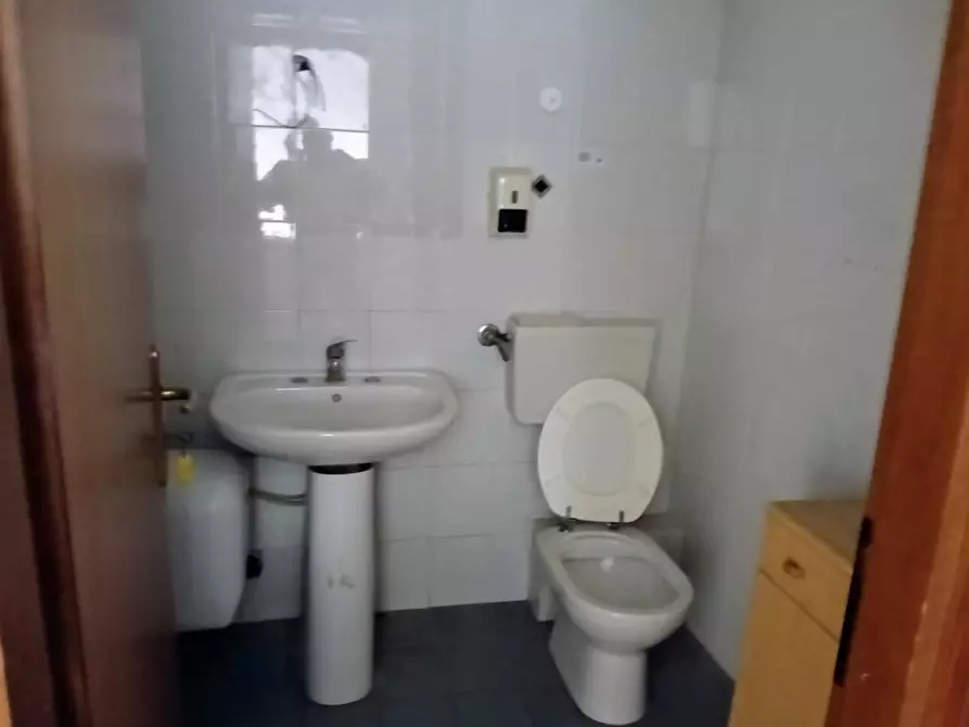 Immagine 52 di Ufficio in affitto  in Via Libertà 175 a Palermo