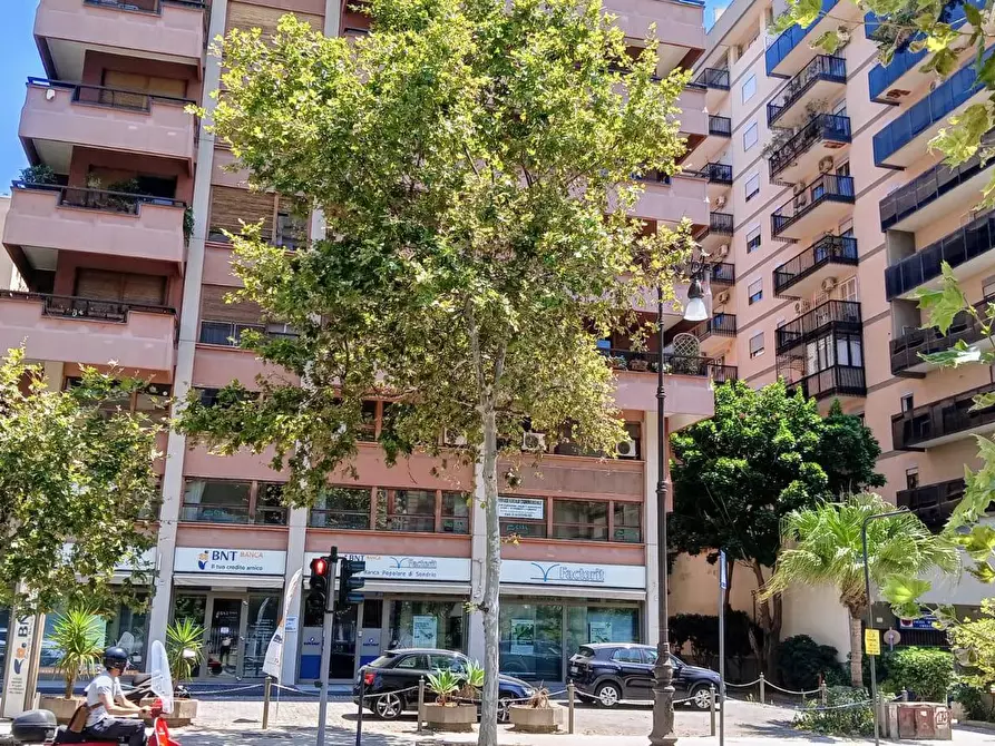 Immagine 9 di Ufficio in affitto  in Via Libertà 175 a Palermo