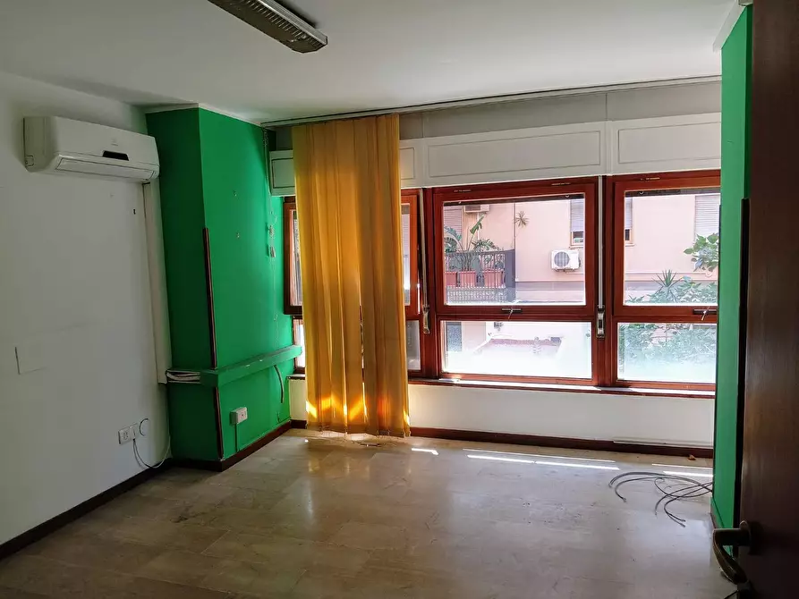 Immagine 18 di Ufficio in affitto  in Via Libertà 175 a Palermo