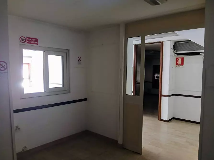 Immagine 34 di Ufficio in affitto  in Via Libertà 175 a Palermo