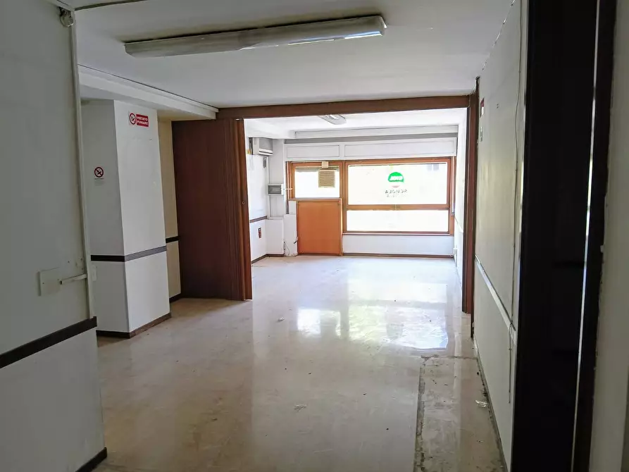 Immagine 33 di Ufficio in affitto  in Via Libertà 175 a Palermo