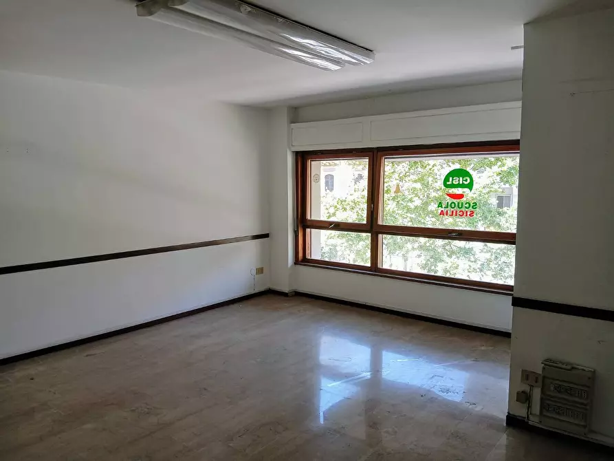 Immagine 35 di Ufficio in affitto  in Via Libertà 175 a Palermo