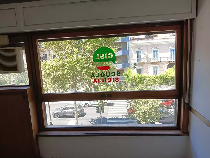 Immagine 36 di Ufficio in affitto  in Via Libertà 175 a Palermo