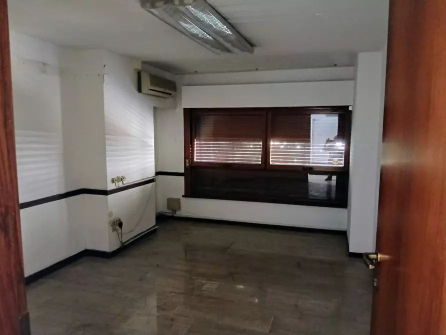 Immagine 38 di Ufficio in affitto  in Via Libertà 175 a Palermo