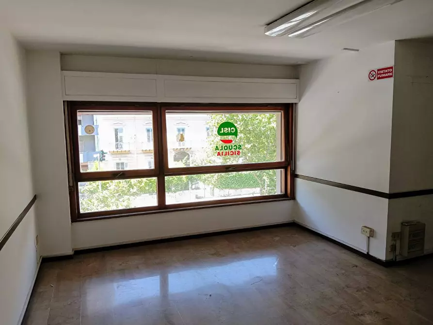 Immagine 37 di Ufficio in affitto  in Via Libertà 175 a Palermo