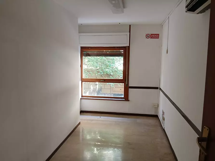 Immagine 42 di Ufficio in affitto  in Via Libertà 175 a Palermo
