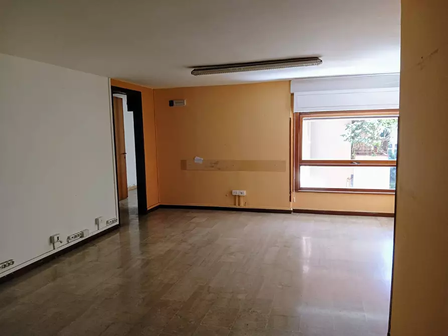 Immagine 44 di Ufficio in affitto  in Via Libertà 175 a Palermo