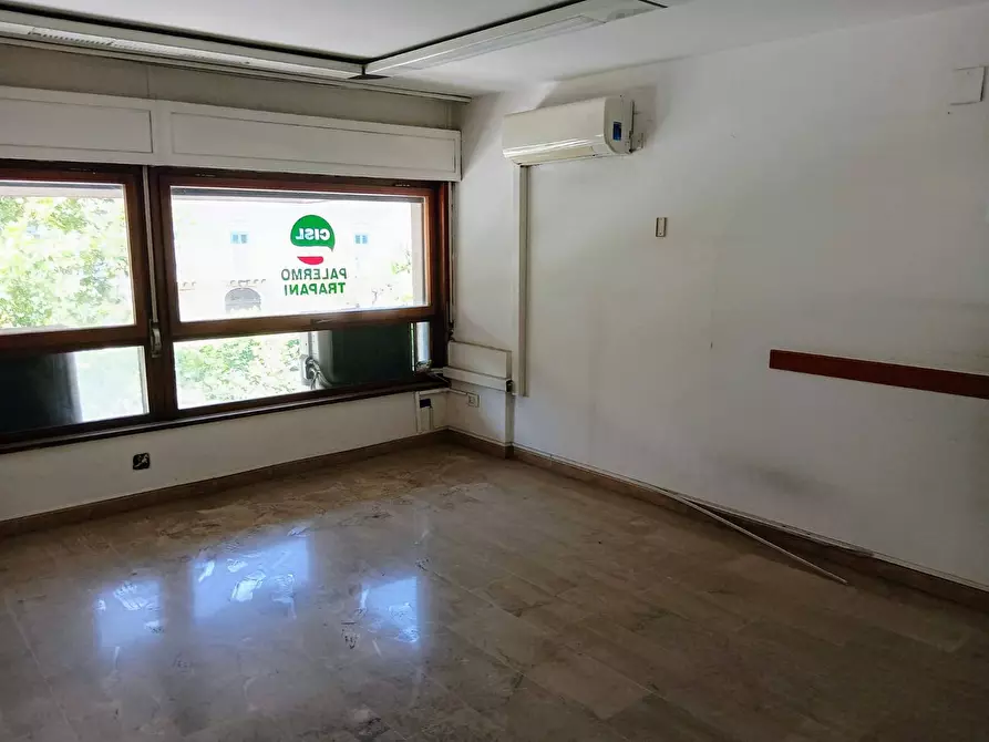 Immagine 47 di Ufficio in affitto  in Via Libertà 175 a Palermo