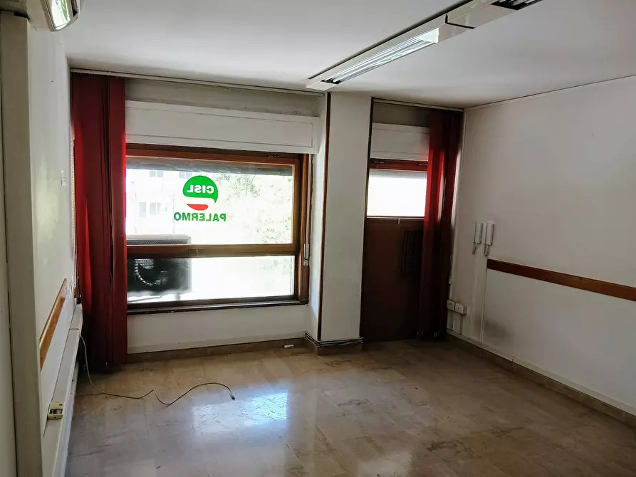 Immagine 48 di Ufficio in affitto  in Via Libertà 175 a Palermo