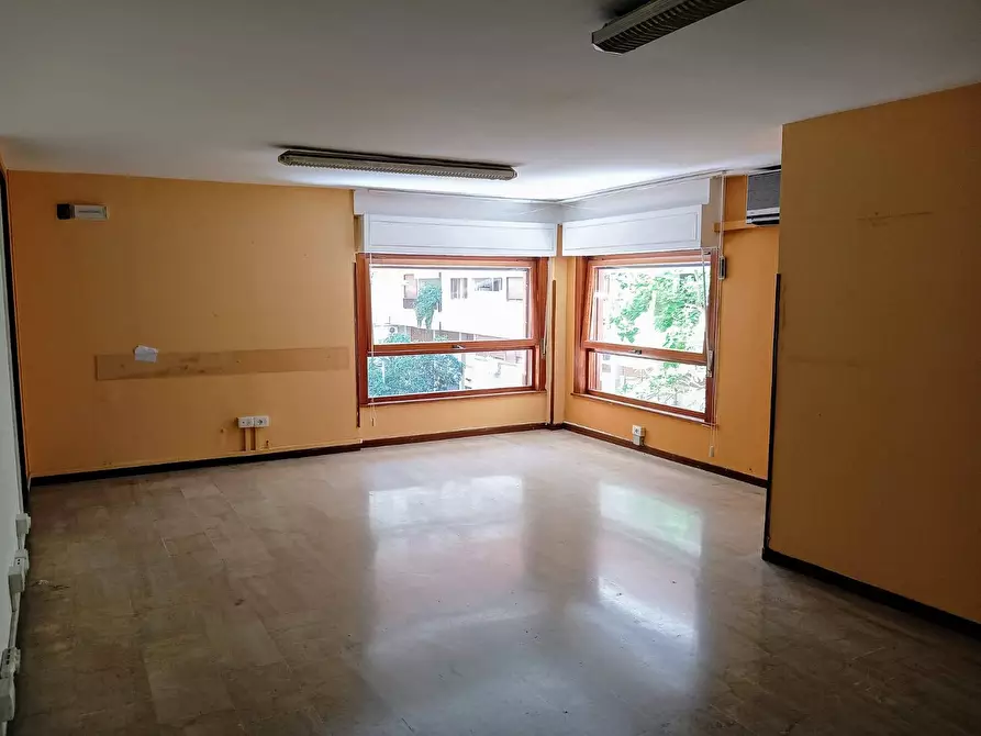 Immagine 51 di Ufficio in affitto  in Via Libertà 175 a Palermo